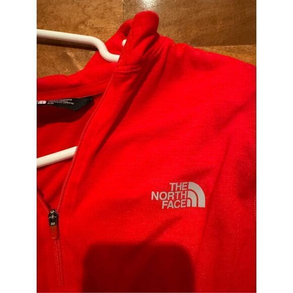 Men’s north face quarter zip - Picture 2 of 5